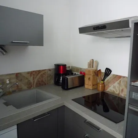 Centre Intra Muros Cour Exterieure Parking Prive Gratuit Apartment