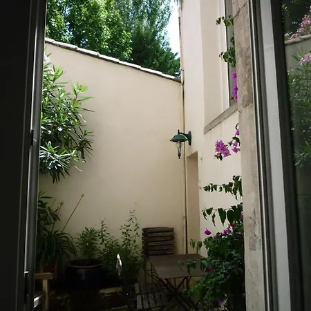 Centre Intra Muros Cour Exterieure Parking Prive Gratuit Apartment Avignon